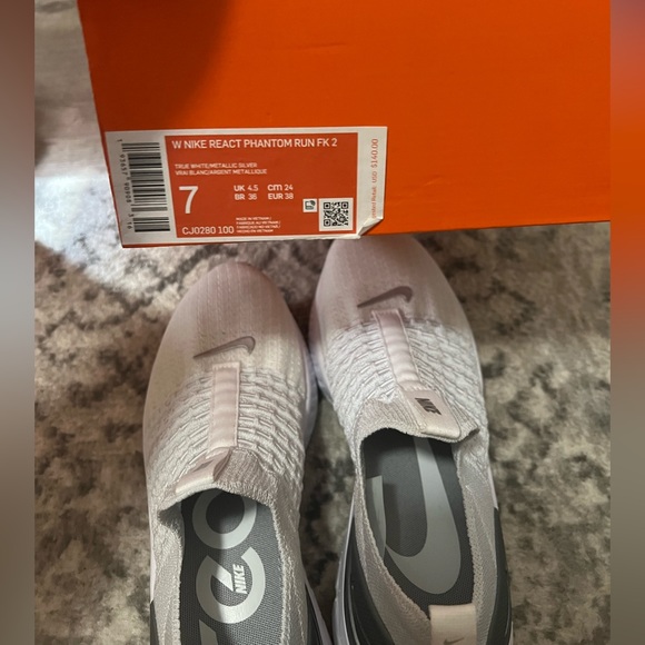 brand new nike react phantom sneakers - Picture 7 of 9